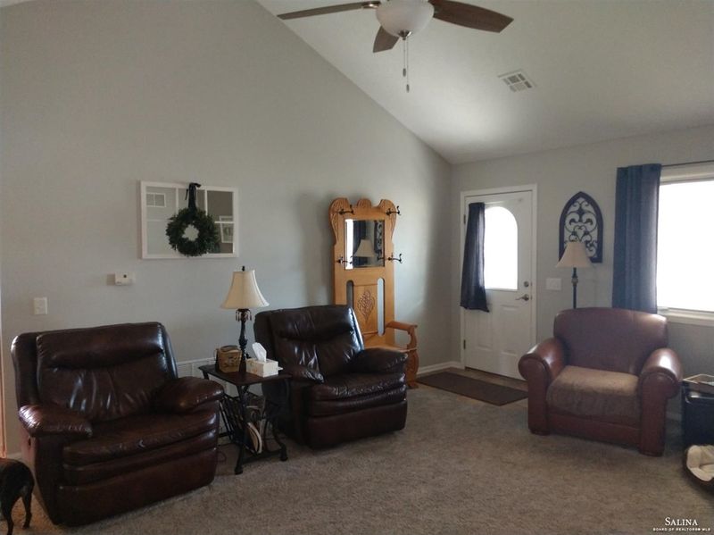 1405 Kaci Ct, Salina, KS 67401