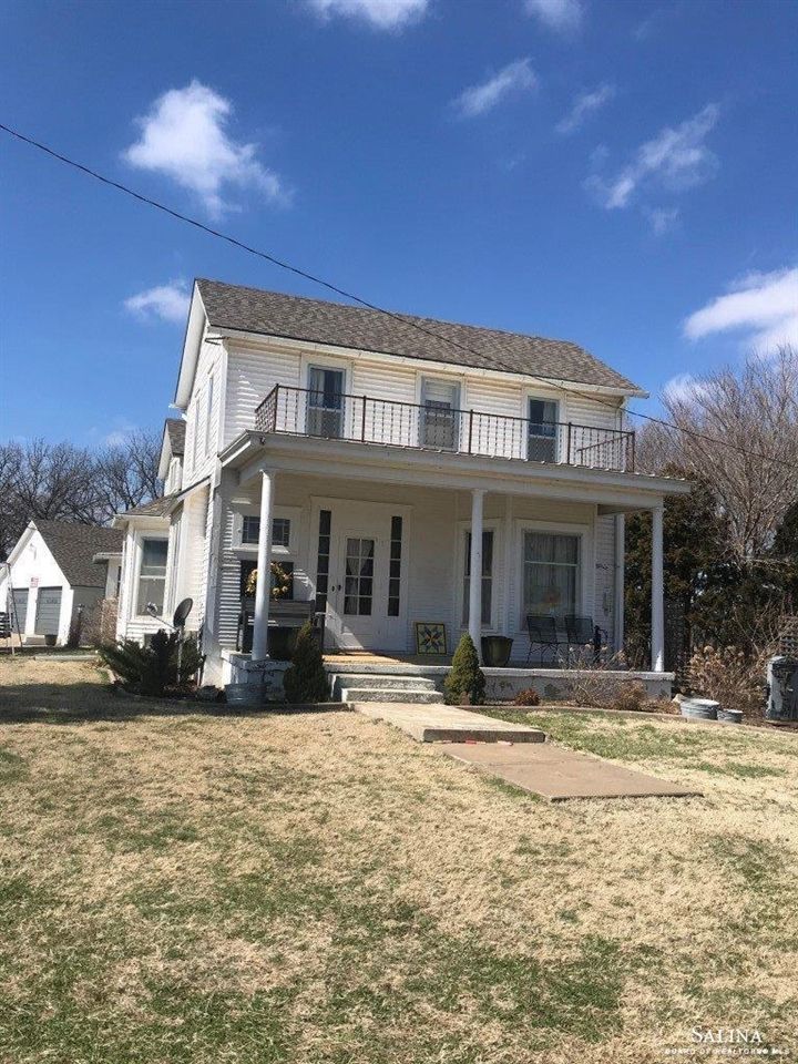 8361 E Everhart Rd, Gypsum, KS 67448