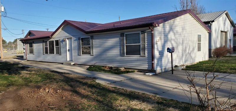 239 N 2nd St, Salina, KS 67401
