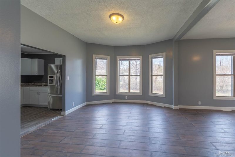309 N Poplar St, Solomon, KS 67480