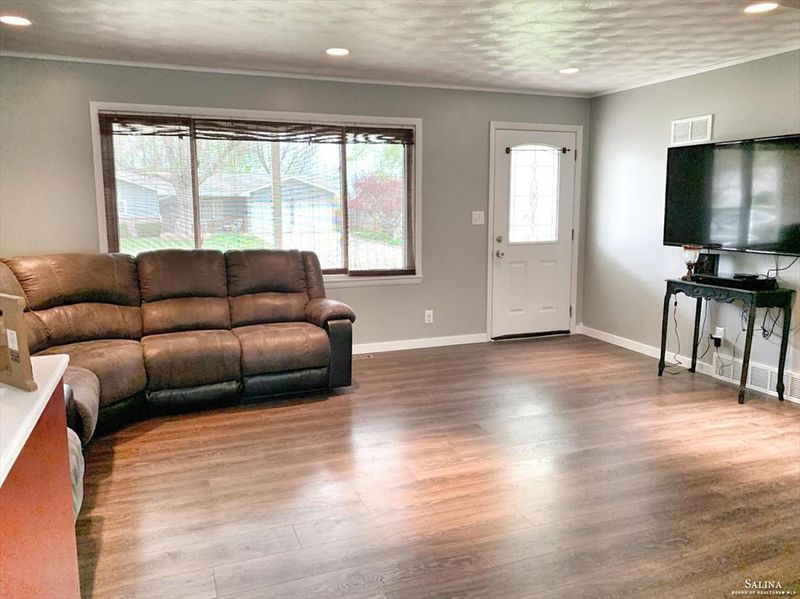 1908 Lewis St, Salina, KS 67401