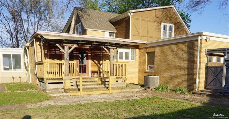603 E Pacific Ave, Salina, KS 67401