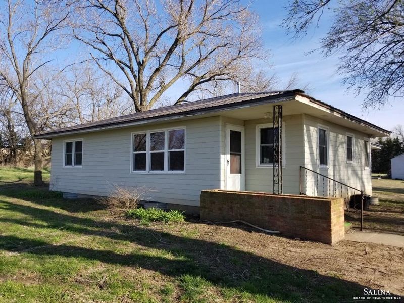 4453 W Falun Rd, Lindsborg, KS 67456