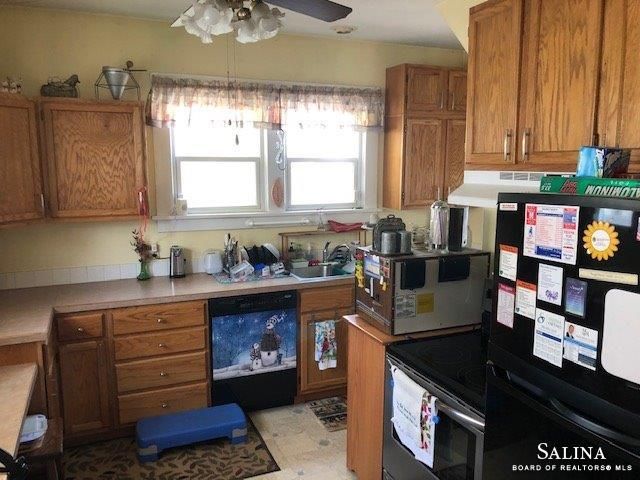 629 E Ash St, Salina, KS 67401