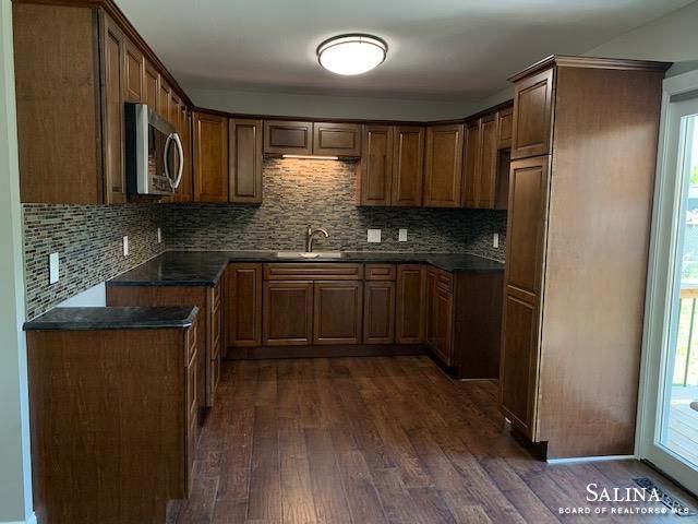 500 E Parkway Ave, Salina, KS 67401