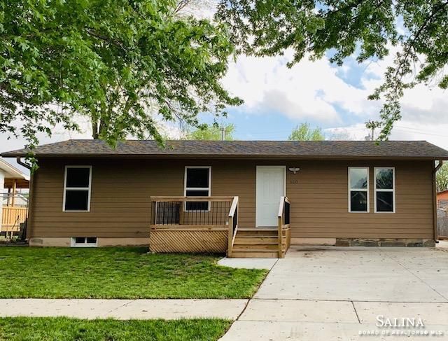 500 E Parkway Ave, Salina, KS 67401