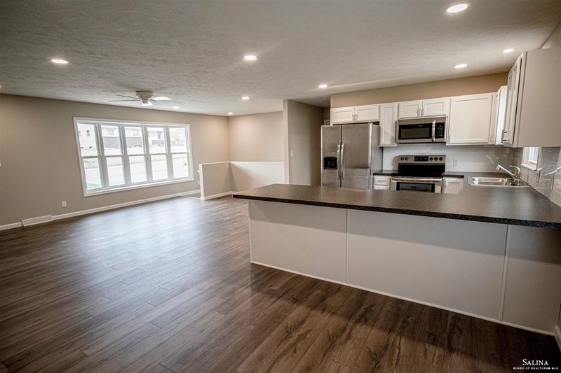 416 N Birch St, Solomon, KS 67480