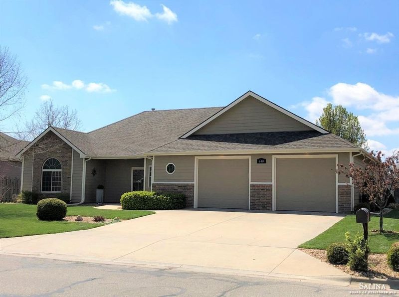 648 Seitz Dr, Salina, KS 67401