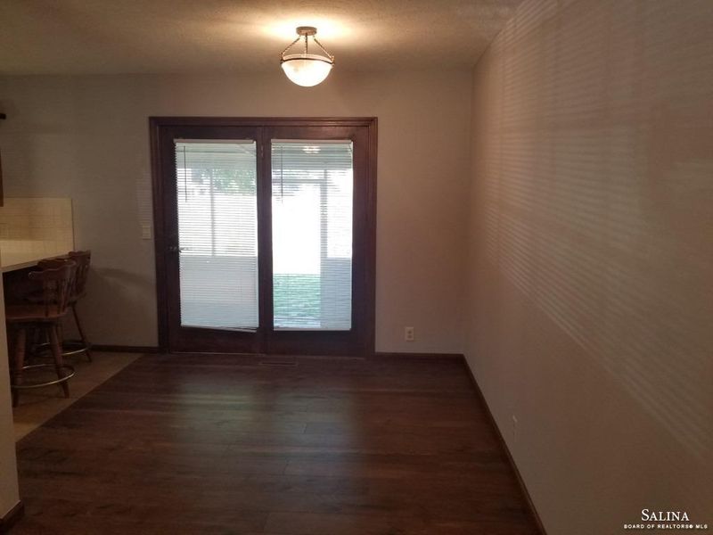 808 S 9th St, Salina, KS 67401