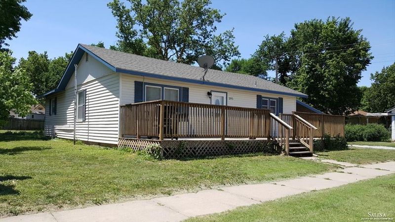 205 E Santa Fe Ave, Holyrood, KS 67450