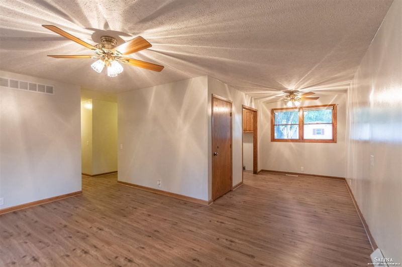 205 Hartland Ave, Salina, KS 67401