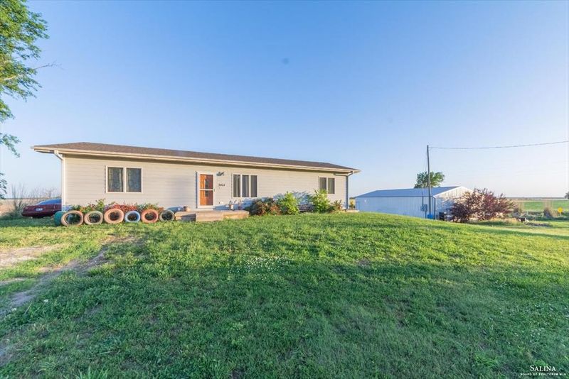 5468 E Campbell Rd, New Cambria, KS 67470