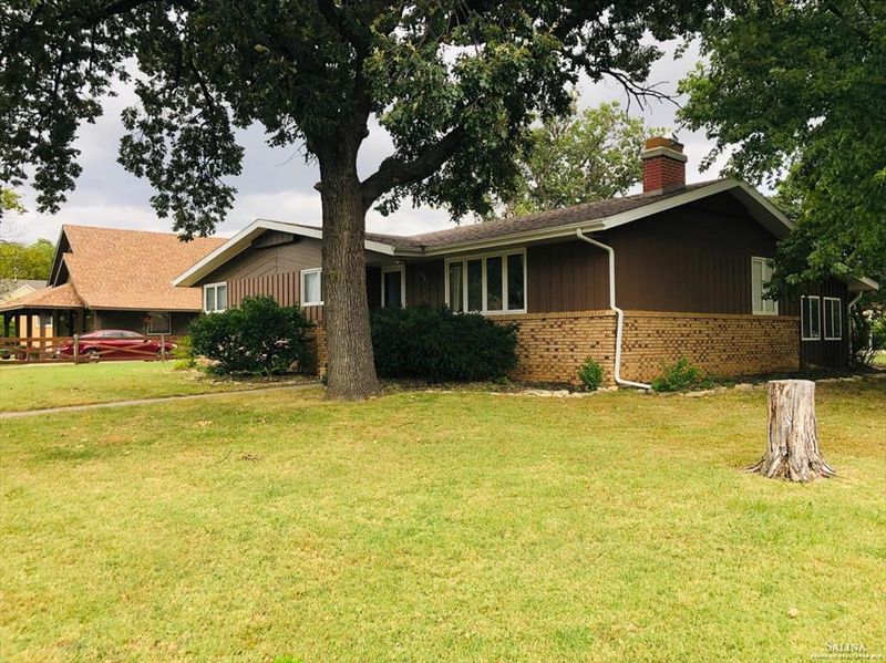 603 Washington Ave, Ellsworth, KS 67439