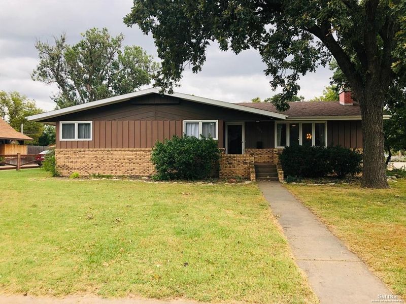 603 Washington Ave, Ellsworth, KS 67439