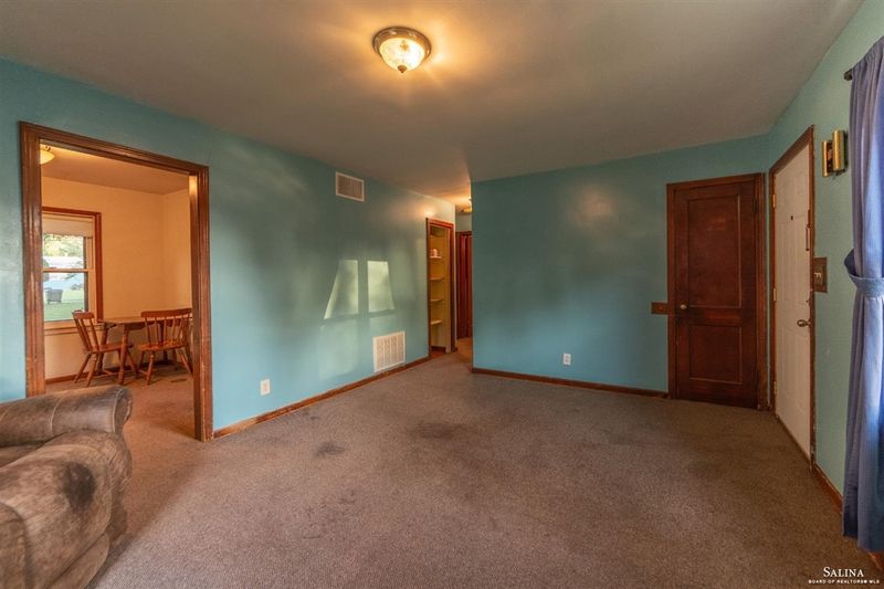 433 S Delaware Ave, Salina, KS 67401