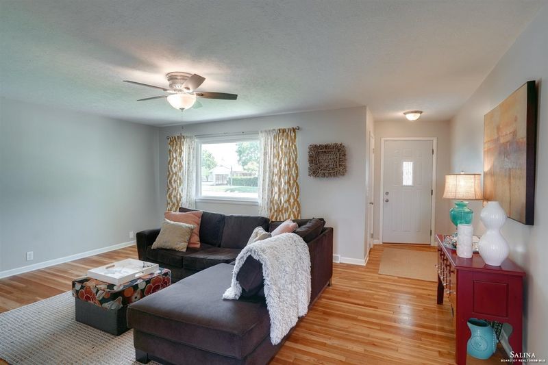 1015 Mellinger Dr, Salina, KS 67401