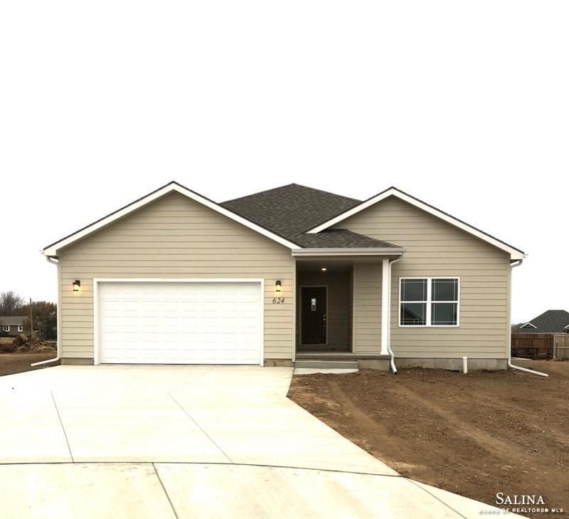 624 Covey Ct, Salina, KS 67401