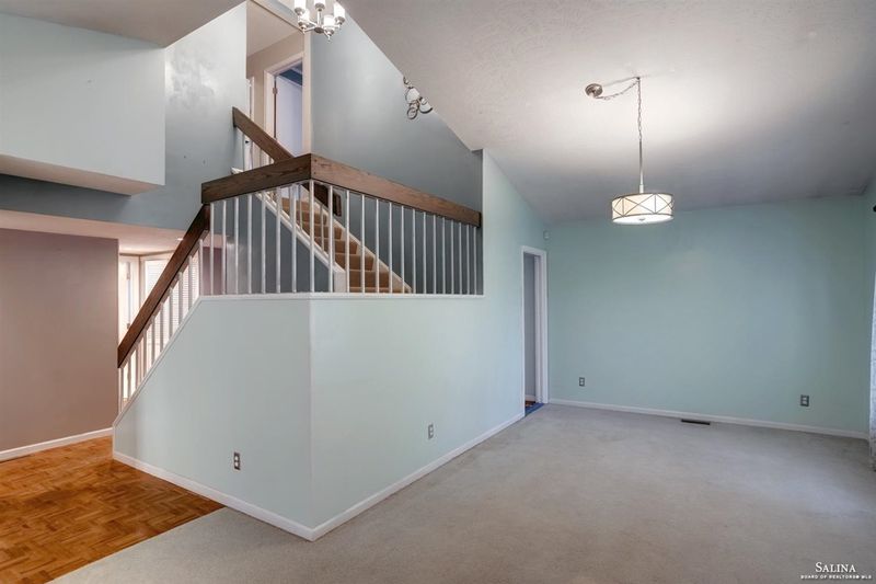 404 Seitz Dr, Salina, KS 67401