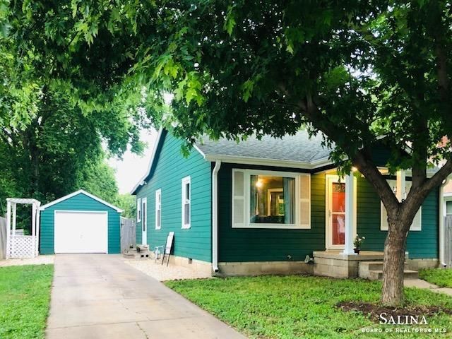 809 W Elm St, Salina, KS 67401