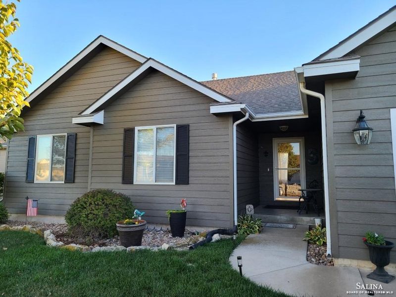 2990 Jack Cir, Salina, KS 67401