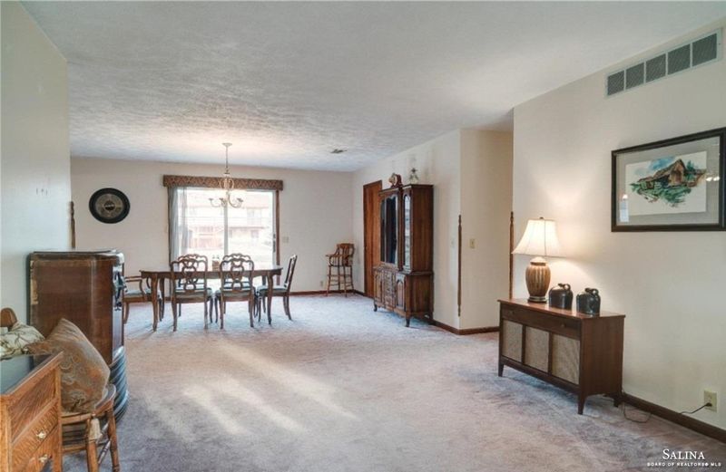 747 Moundview Ave, Salina, KS 67401