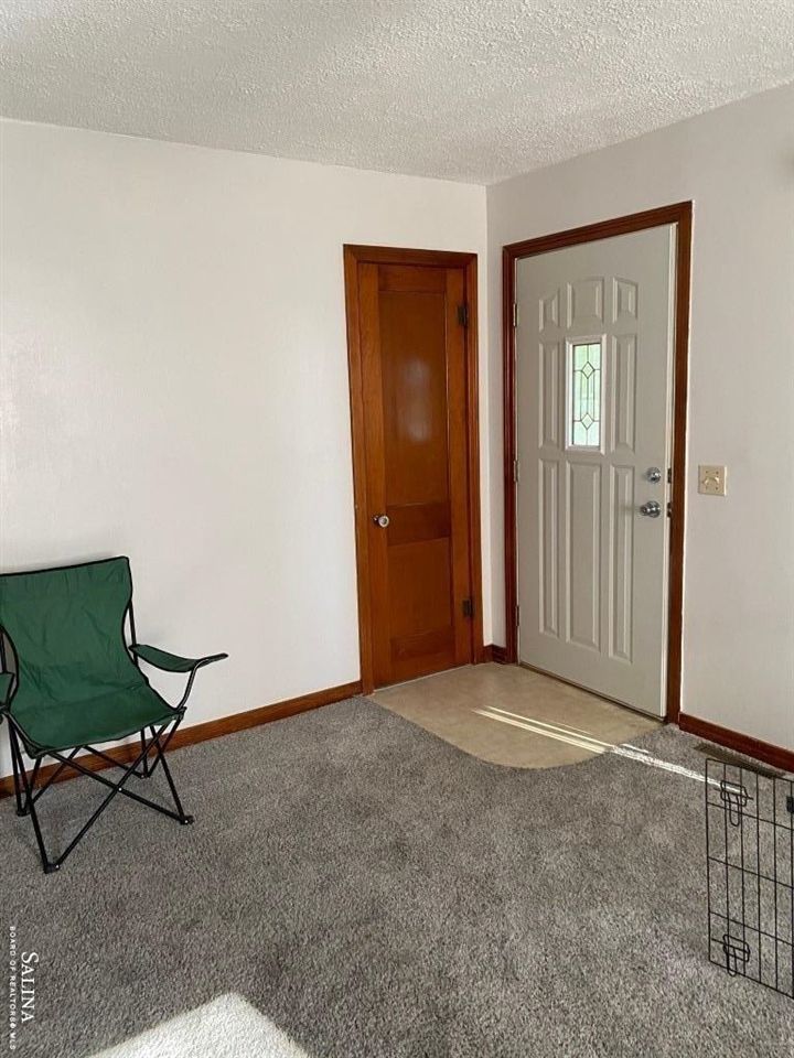 409 E Wilson St, Salina, KS 67401
