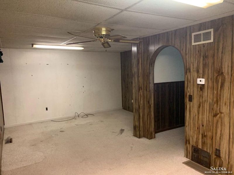 1204 N 5th St, Salina, KS 67401