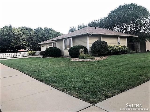 902 Buckeye Ave, Salina, KS 67401