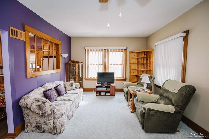 404 W Walnut Ave, Salina, KS 67401