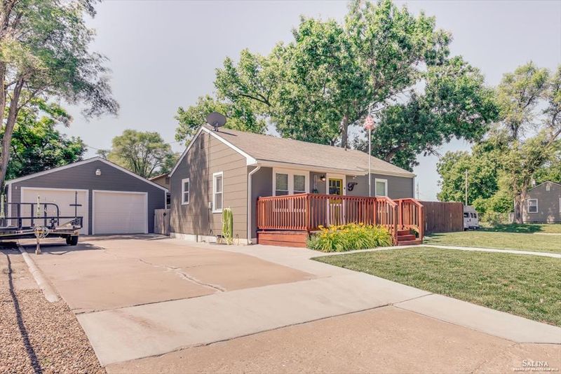 1300 Stack Ave, Salina, KS 67401