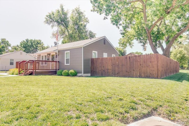 1300 Stack Ave, Salina, KS 67401