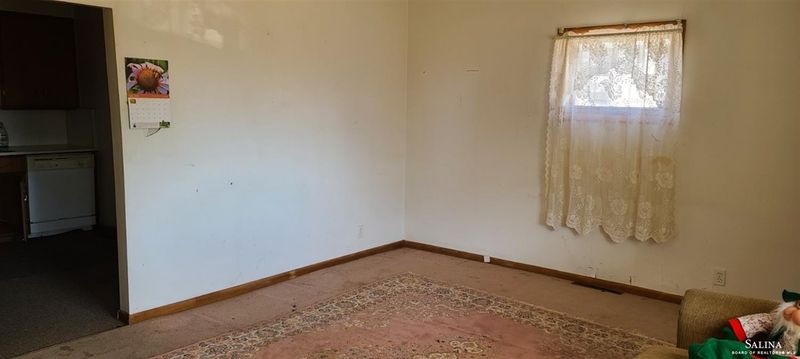 503 E 4th St, Beloit, KS 67420