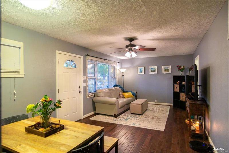 1117 Dover Dr, Salina, KS 67401