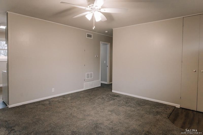 1216 Yale Ave, Salina, KS 67401