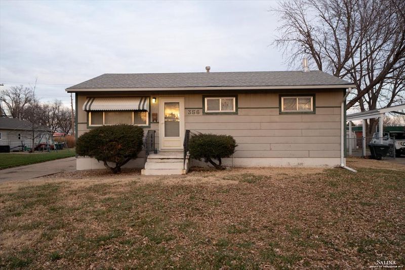 356 Maple Ave, Salina, KS 67401