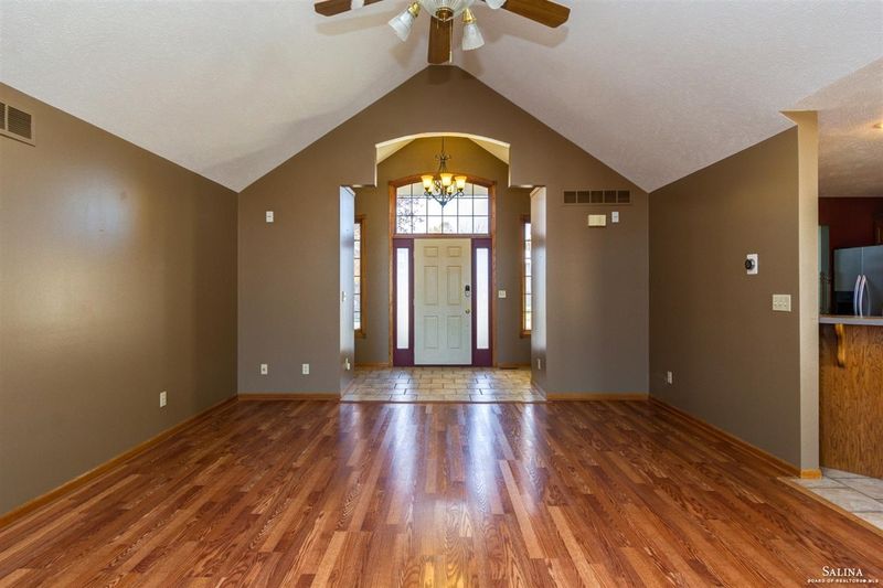 301 S Estates Dr, Salina, KS 67401