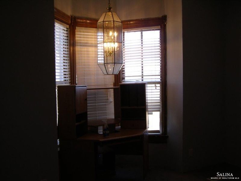 437 N Main St, Lorraine, KS 67459