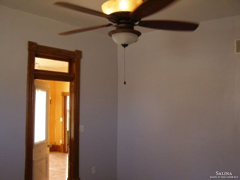 437 N Main St, Lorraine, KS 67459