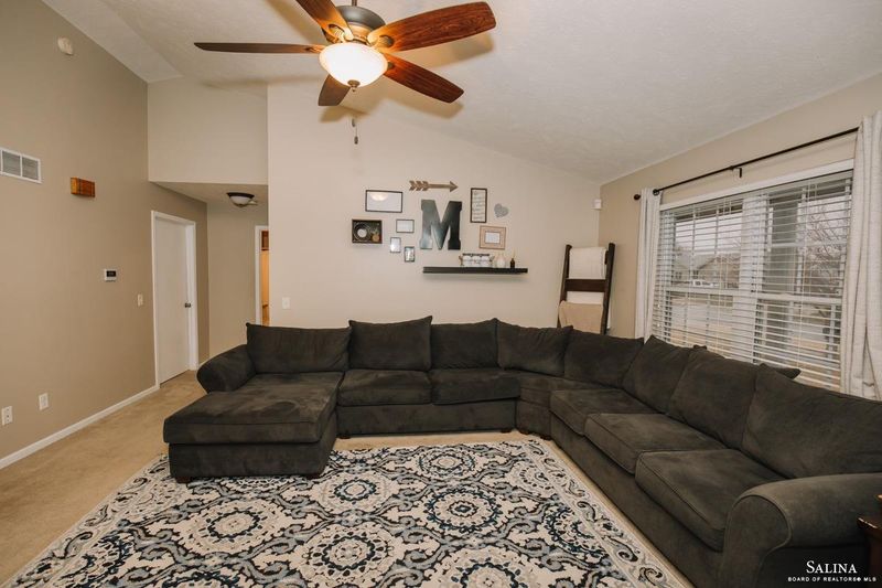 2510 Blakemoore Dr, Salina, KS 67401