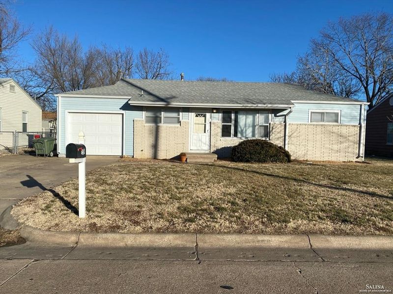759 Windsor Dr, Salina, KS 67401