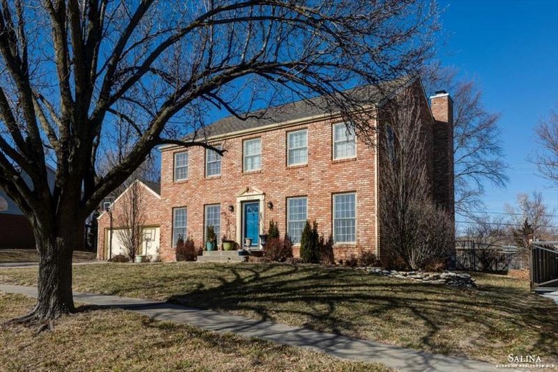 2211 Hillside Dr, Salina, KS 67401