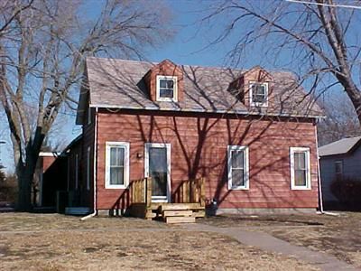 435 W 1st St, Russell, KS 67665