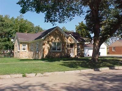 427 E 5th St, Russell, KS 67665