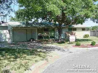1106 Fairway, Salina, KS 67401