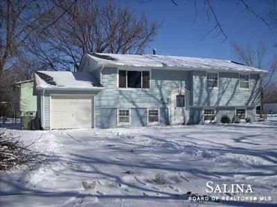 113 E Parkway, Salina, KS 67401