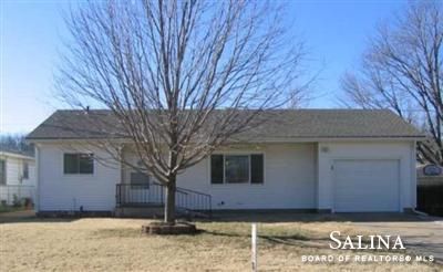 1105 N 11th, Salina, KS 67401