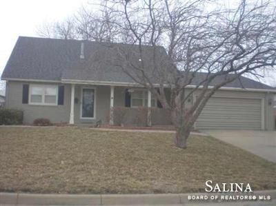 516 Beechwood, Salina, KS 67401