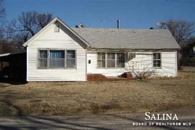 119 E Chestnut, Minneapolis, KS 67467