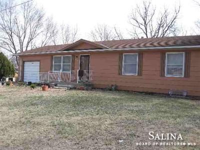600 E 8th, Ellsworth, KS 67439