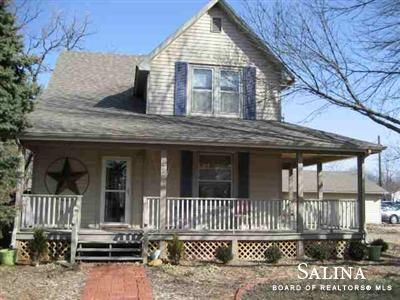 427 S 1 St, Lindsborg, KS 67456